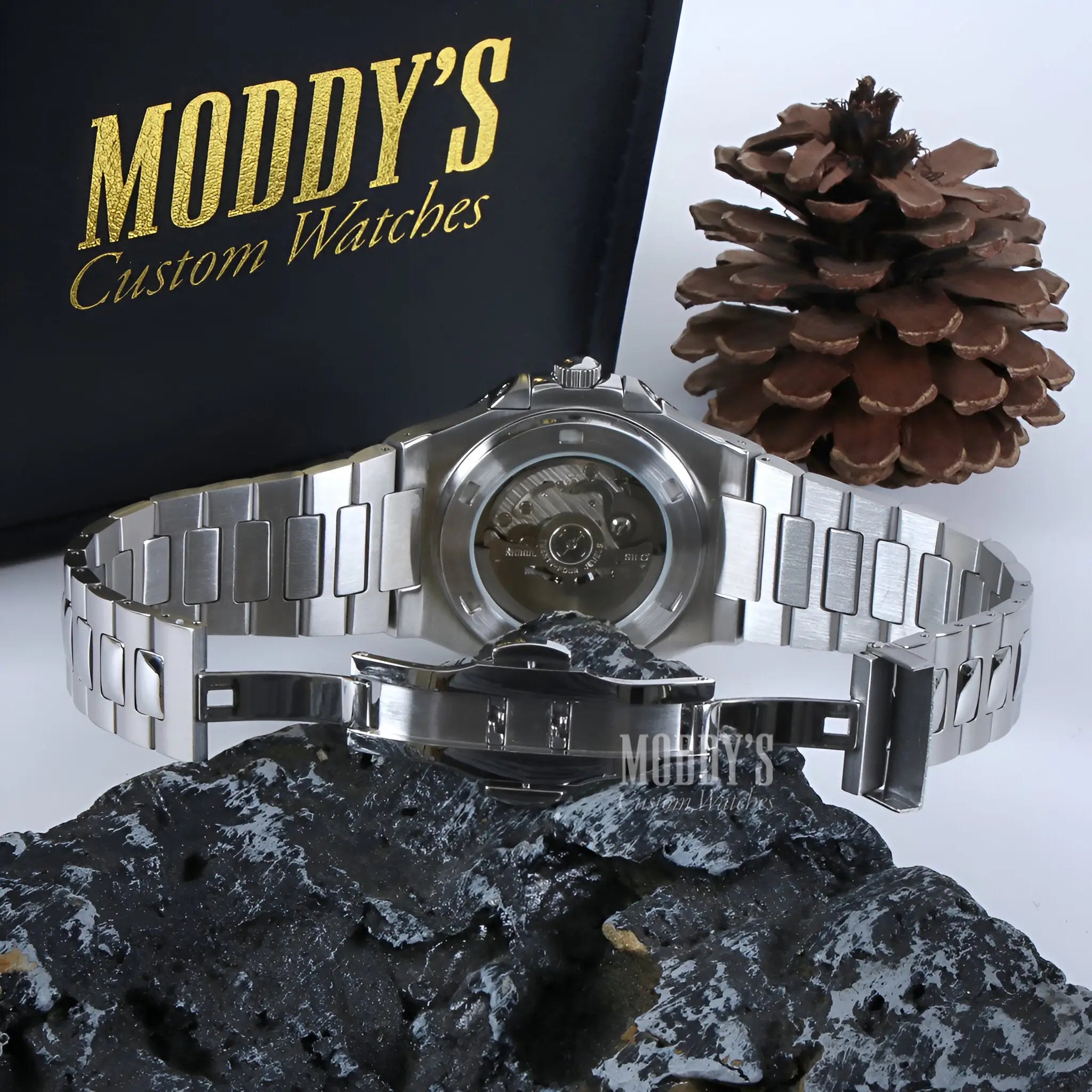 Nautiko | Olive Green Open Movement