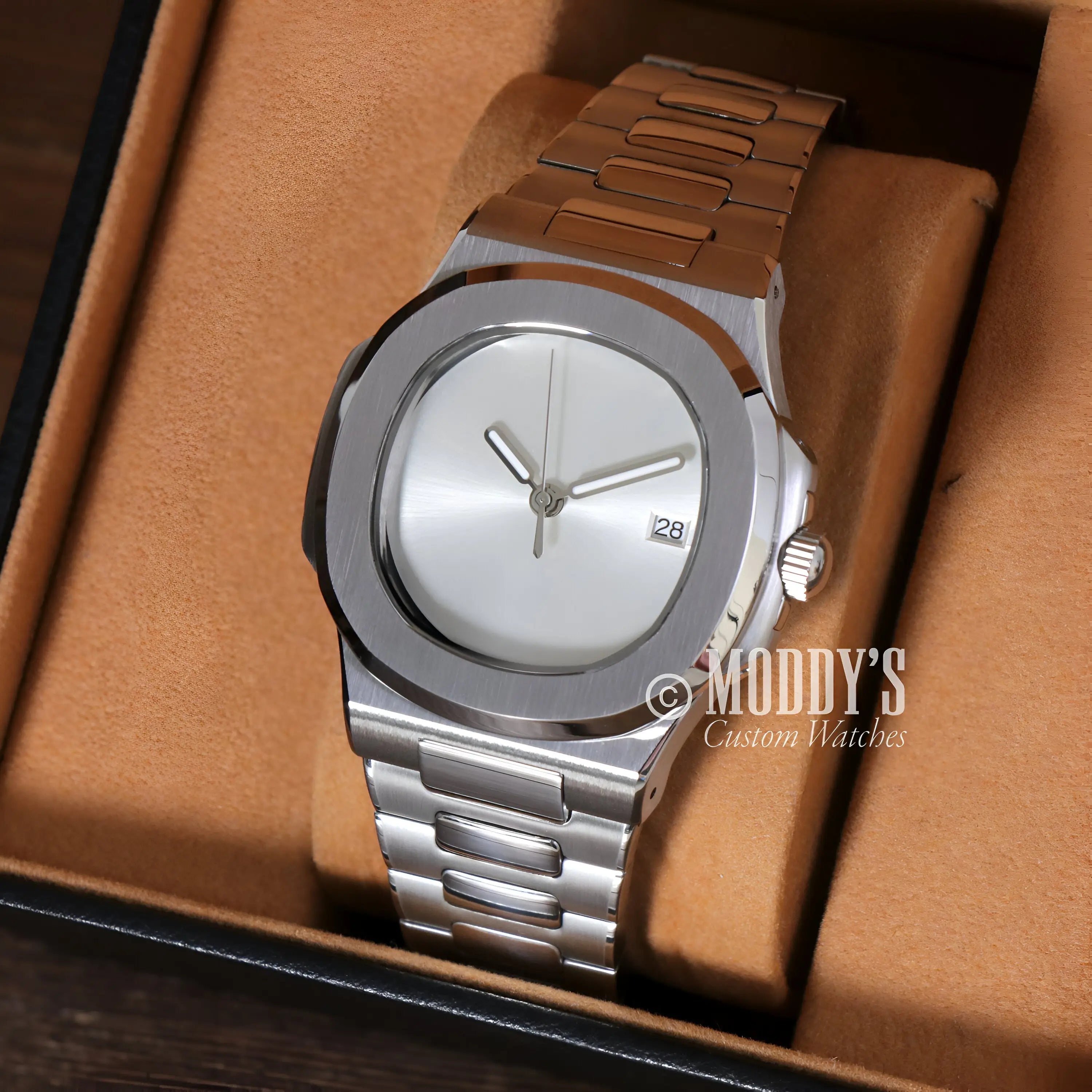 Nautiko | Minimalist Silver