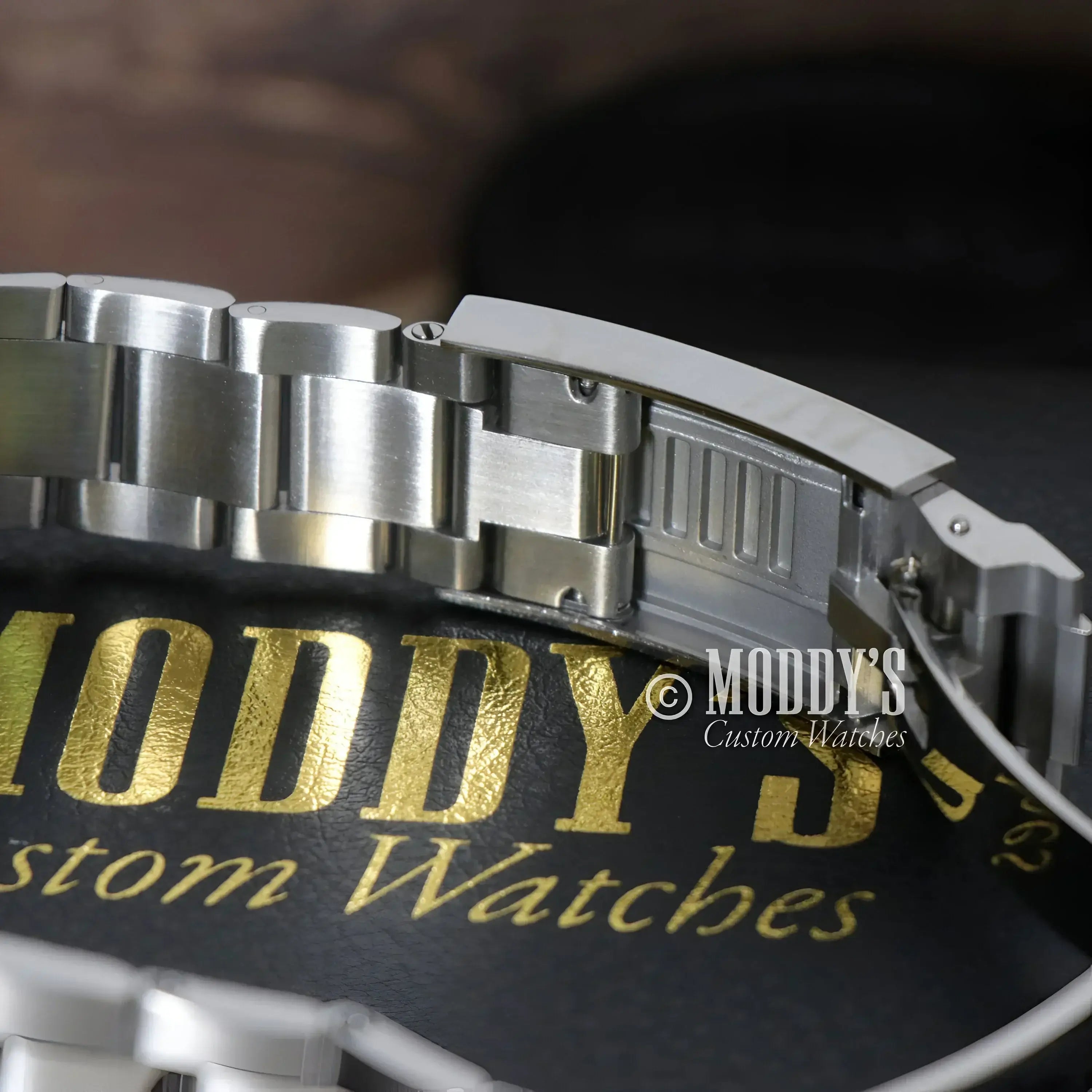 Seitona | Black - White