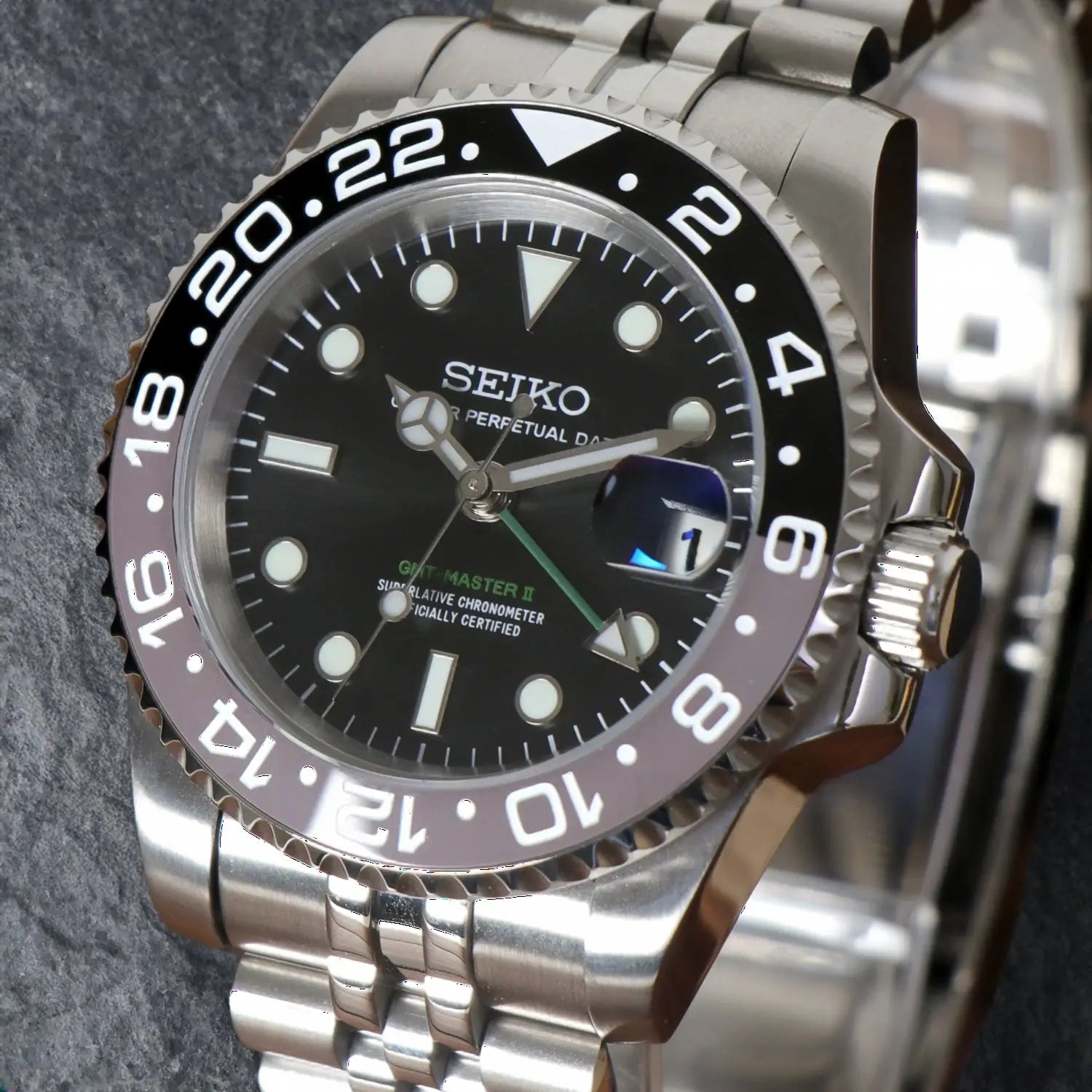 Masteiko | GMT | Bruce Wayne