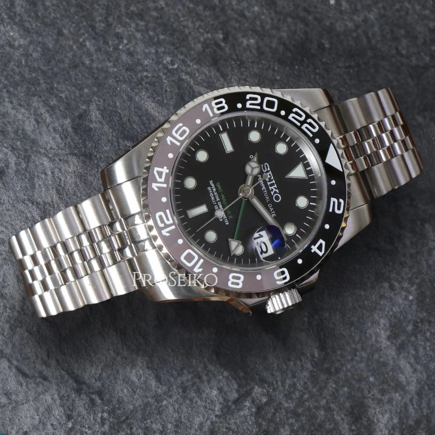 Masteiko | GMT | Bruce Wayne