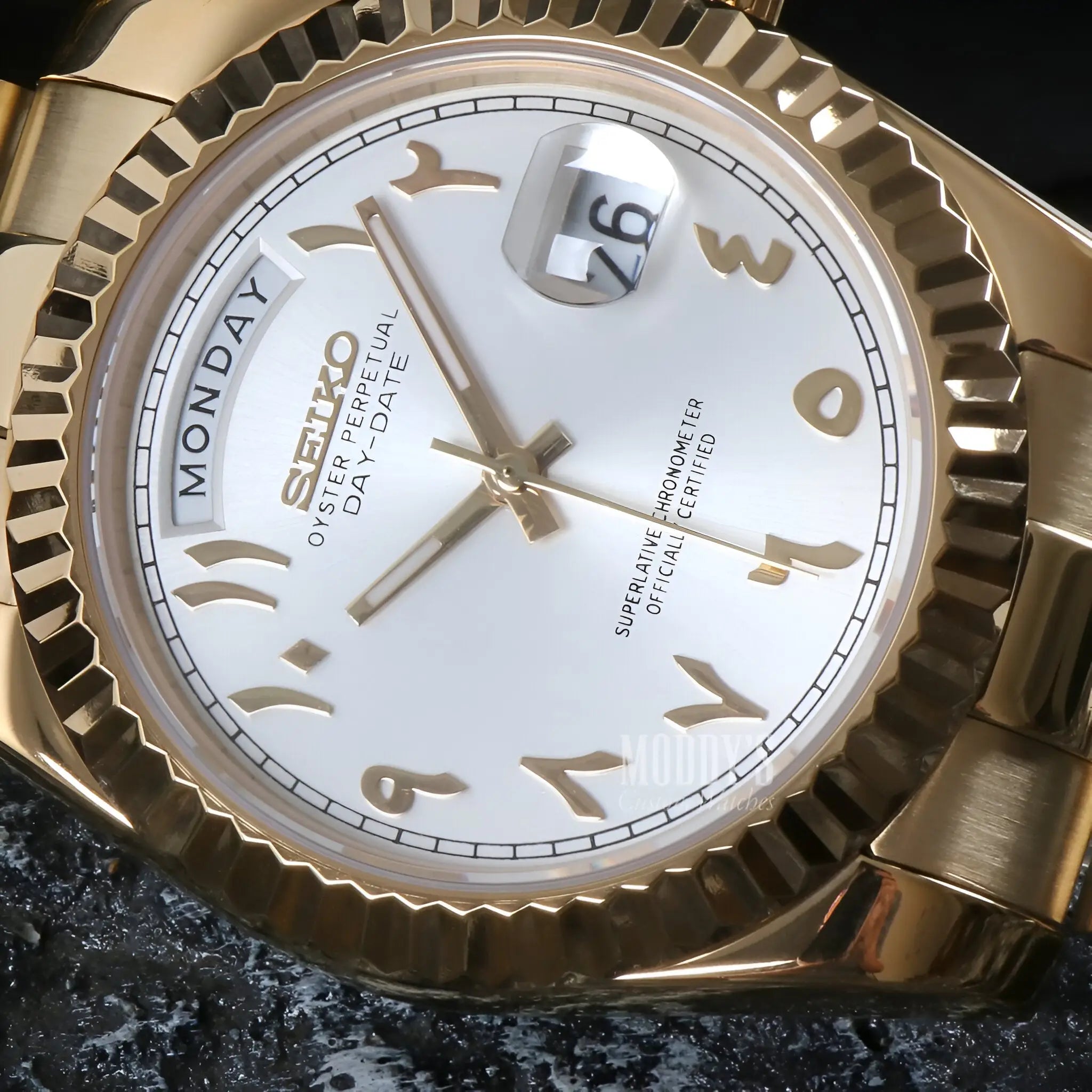 Seikojust | Daydate Yellow Gold - White Arabic