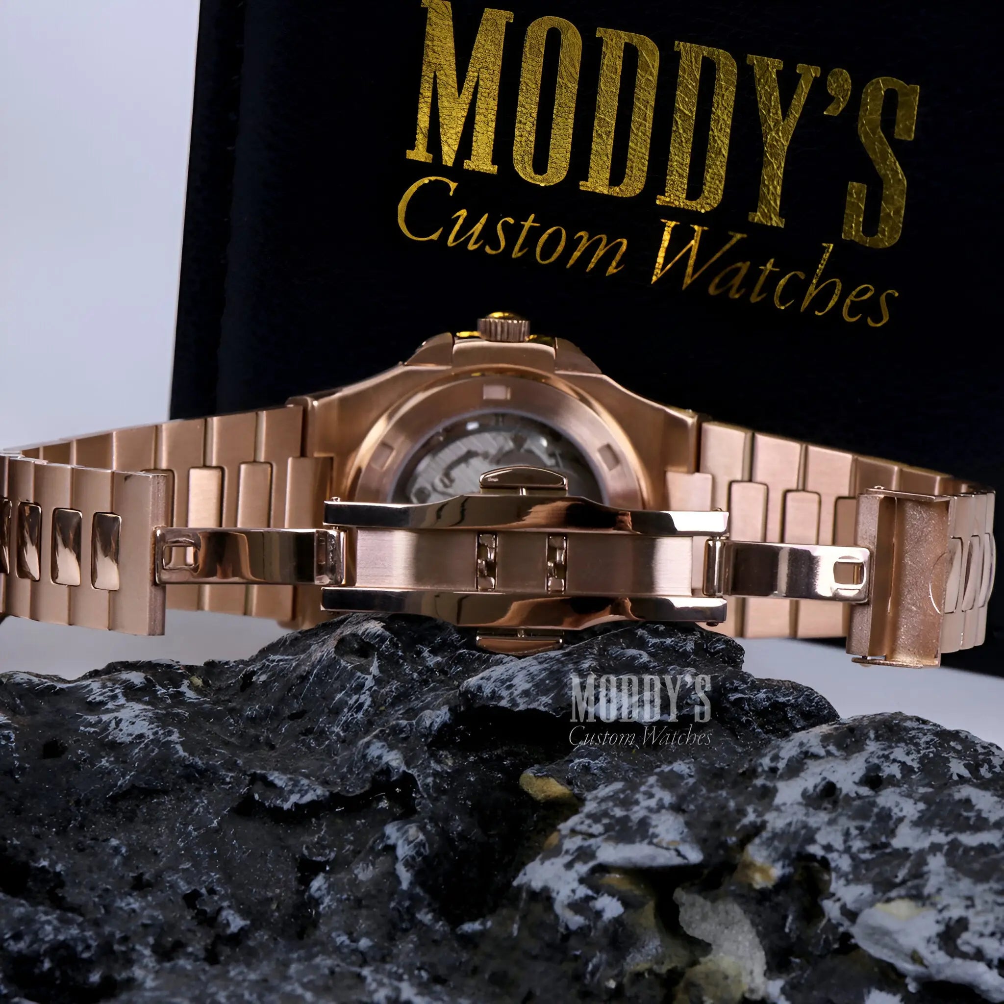 Nautiko | Rose Gold Chocolate Open Heart