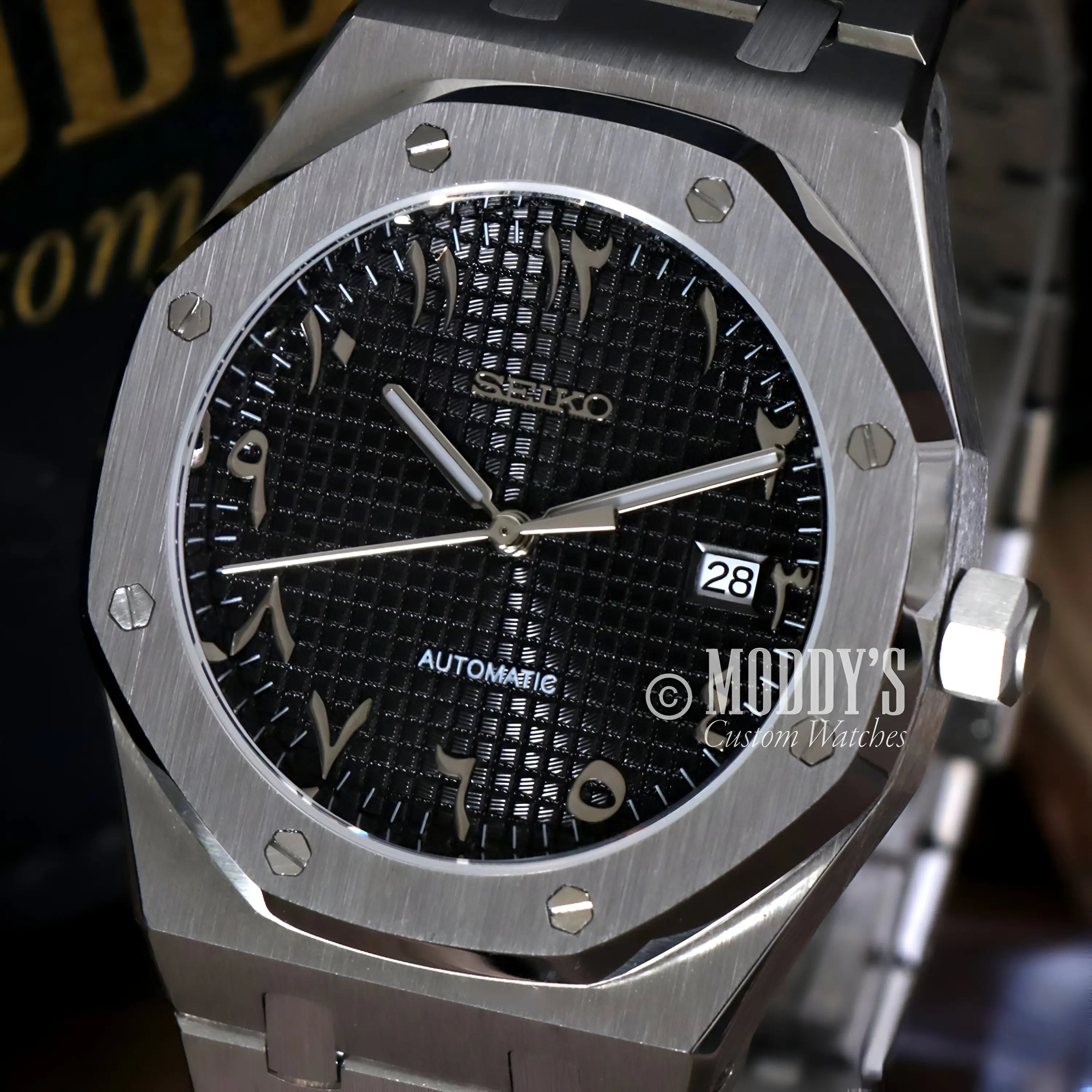 Royal Seikoak | Arabic Black