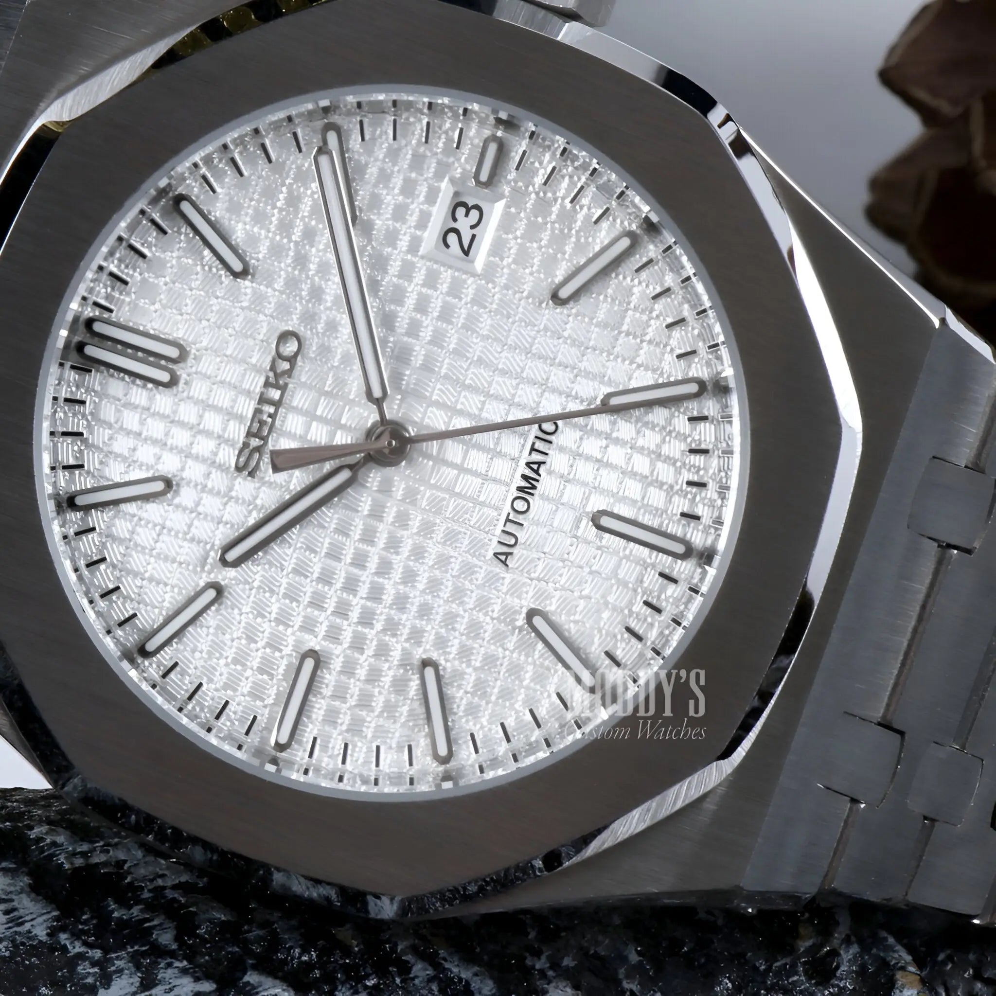 Royal Seikoak | White
